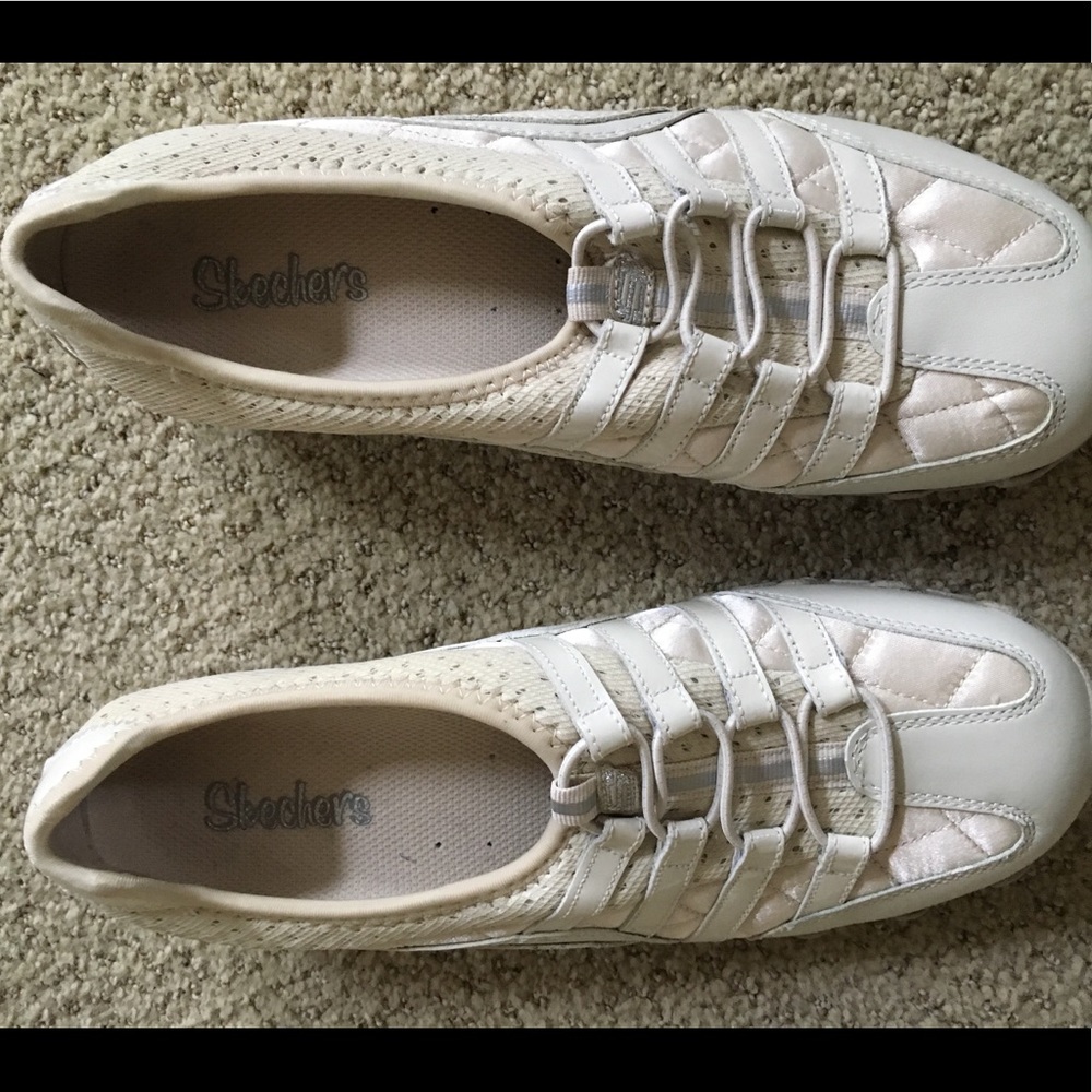 NWOT Sketchers “no-tie” laces shoe/ size 8.5.